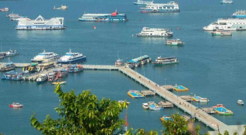 Oyo 75327 Diyana Residence Pattaya Eksteriør bilde